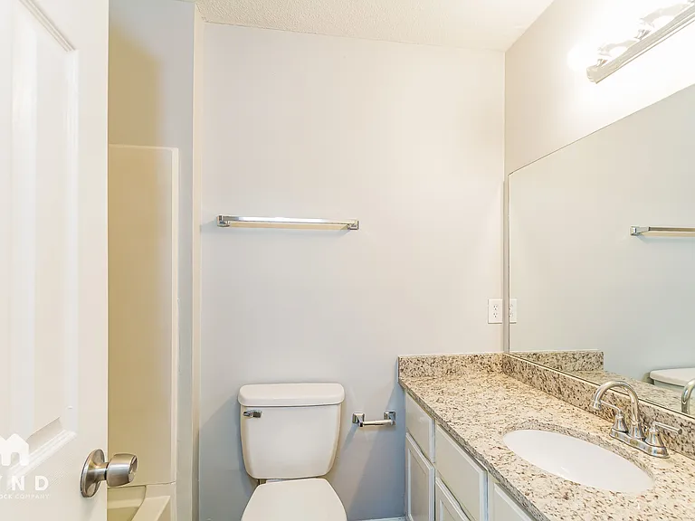 409 Crosspine Dr — Photo 16