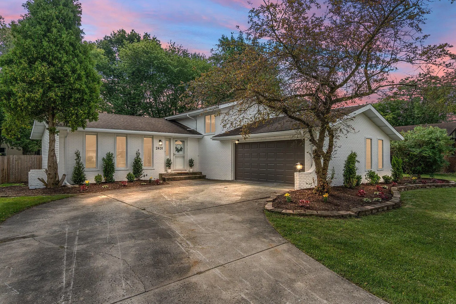 2431 Sorrento Dr photo 1