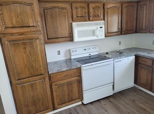 11203 Crippen Cir, Omaha, NE 68138