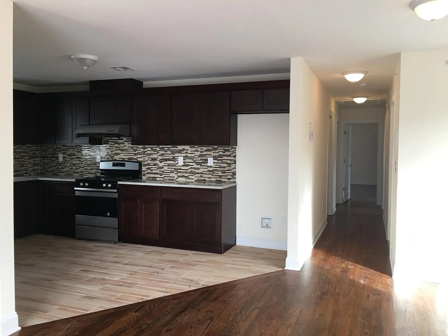 3 bed, 1600 sqft, $2,700 — Photo 3