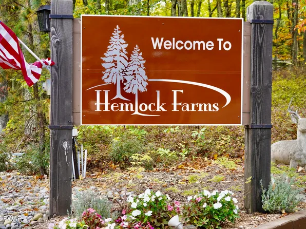 120 Basswood Dr, Hawley, PA 18428