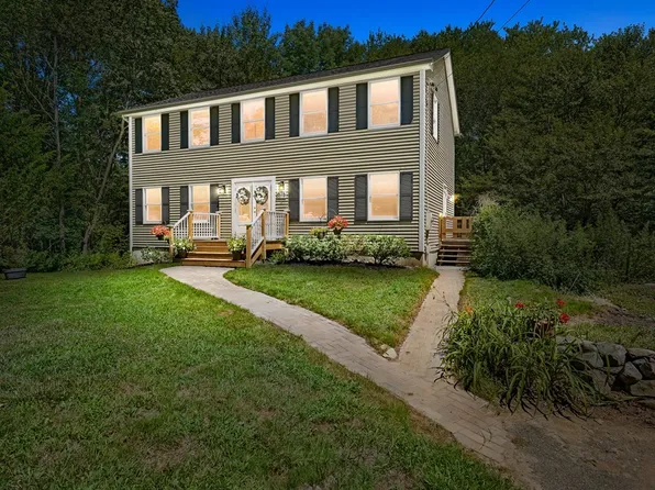 676 West St, Uxbridge, MA 01569