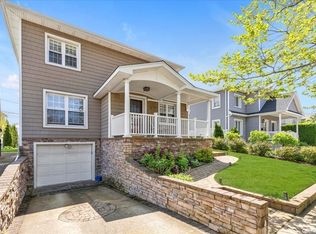 540 E Bay Dr, Long Beach, NY 11561