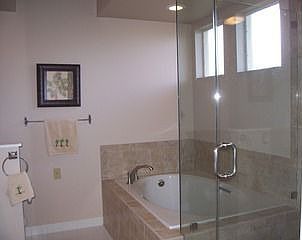 5th image of 5801 Glencove Dr APT 506