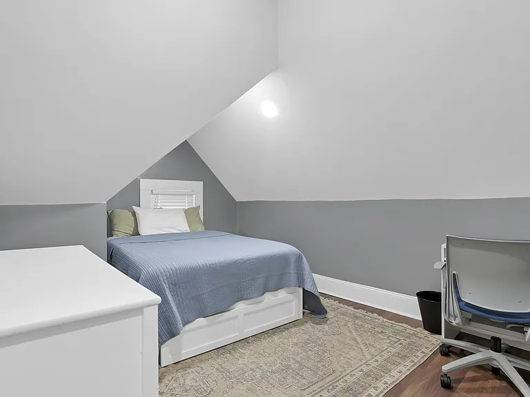 966 N 4th St #1/2 — Photo 13