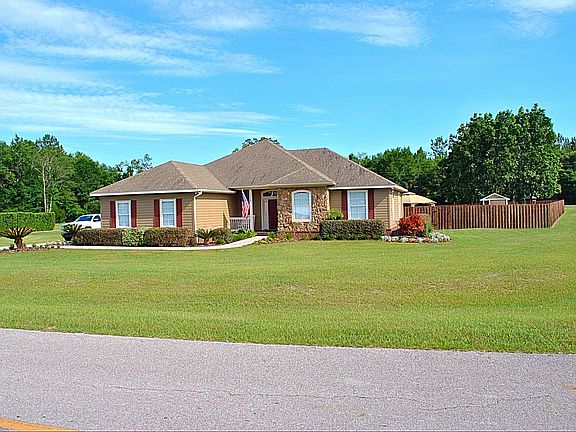 3rd image of 115 SW Nightshade Dr