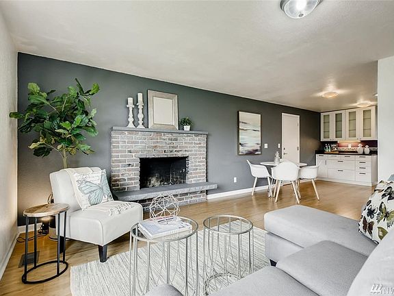 Warm and inviting living room!