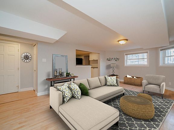 2nd image of 1509 W School St #G