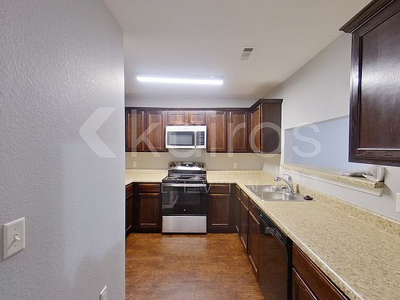 4th image of 5006 E Thomas St #B