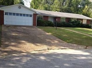 2157 E Golden Oaks Dr, Fayetteville, AR 72703