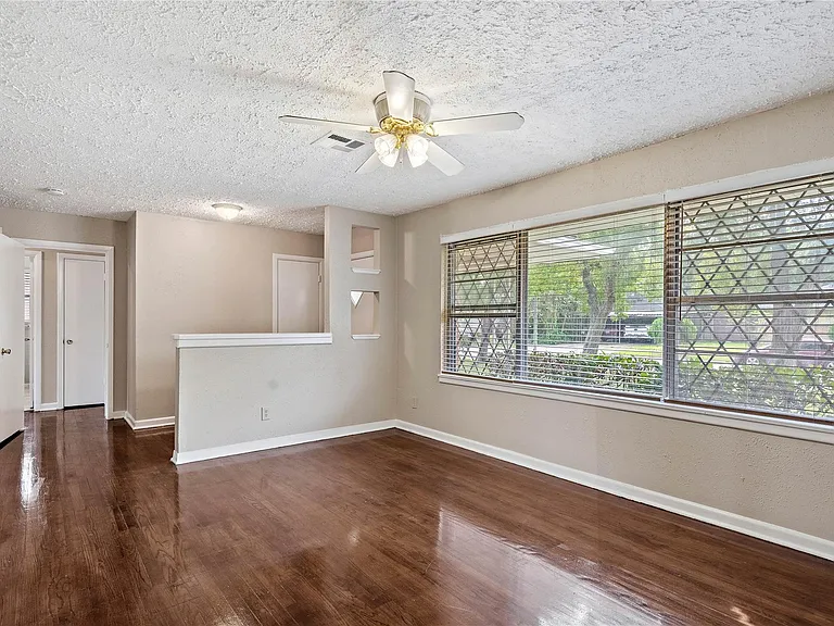 4310 Ebbtide Dr — Photo 4