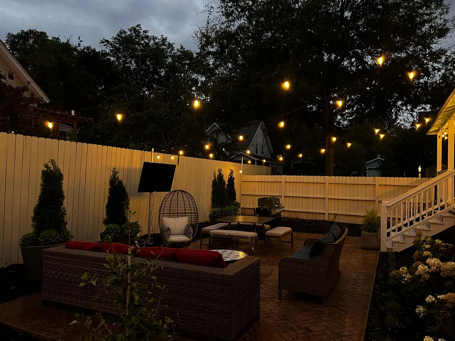 3 bed, 2074 sqft, $2,100 — Photo 2