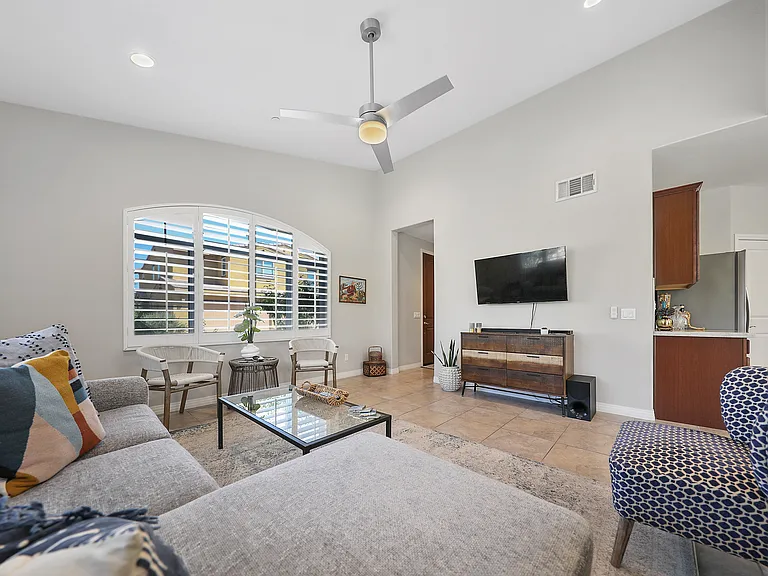 52358 Hawthorn Ct — Photo 5