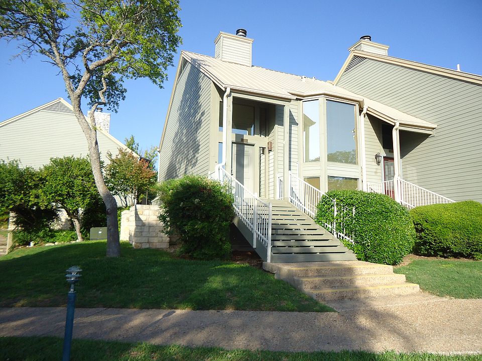 Hill Country Views & Amenities