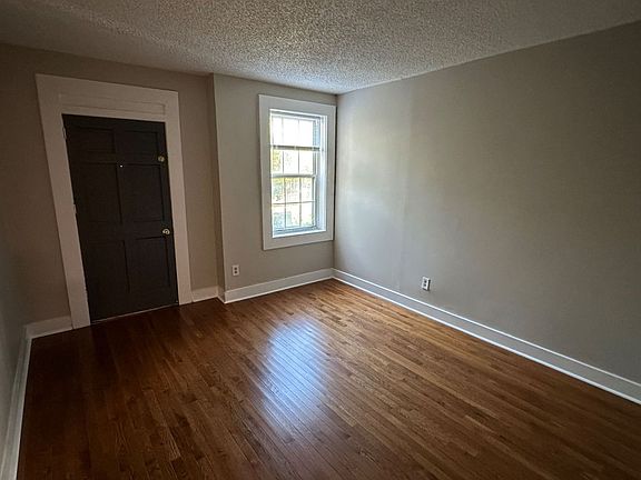 3rd image of 2012 Idlewood Ave APT A