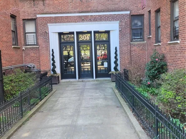 306 East Mosholu Parkway S #5C, Bronx, NY 10458