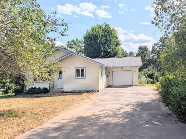 911 Grant St, Spooner, WI 54801