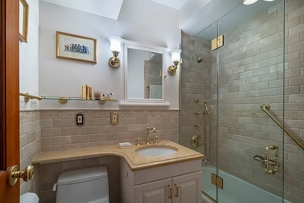 Sold by Compass | media 5