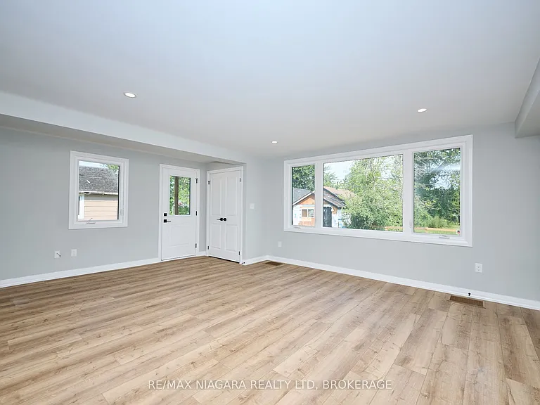 19 Maccabee Ave #LOWER — Photo 9