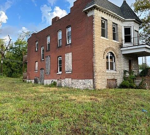 3rd image of 1285 Goodfellow Blvd