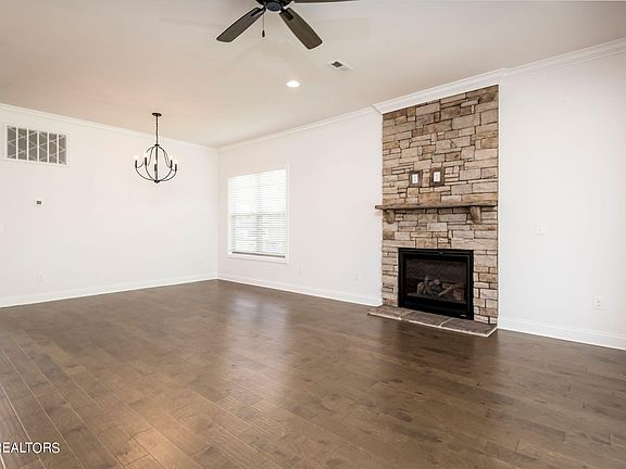 3rd image of 1454 Bronze Ln