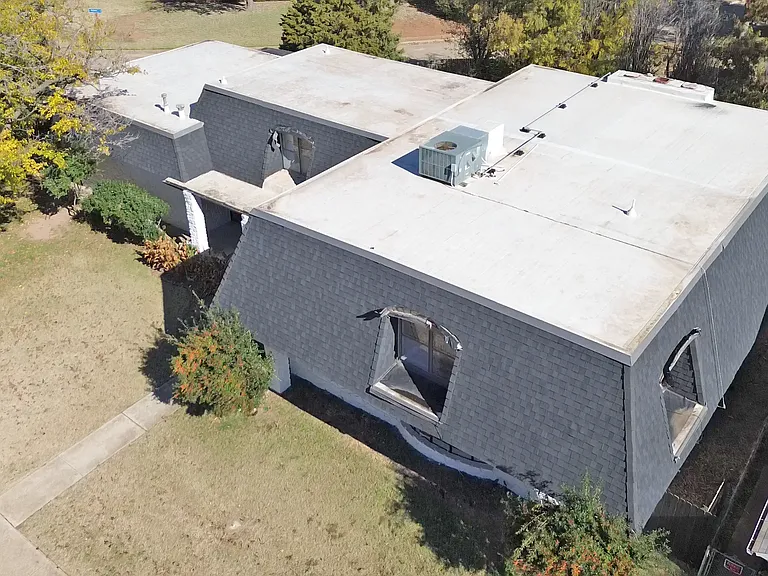 3120 Shadybrook Dr — Photo 45