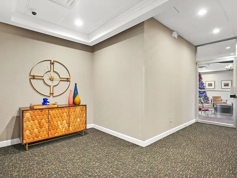 600 W Brown St #109 — Photo 29