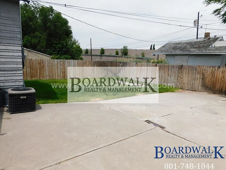 657 E Warnock Ave — Photo 8