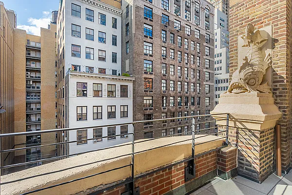 Rented by Living New York | media 35