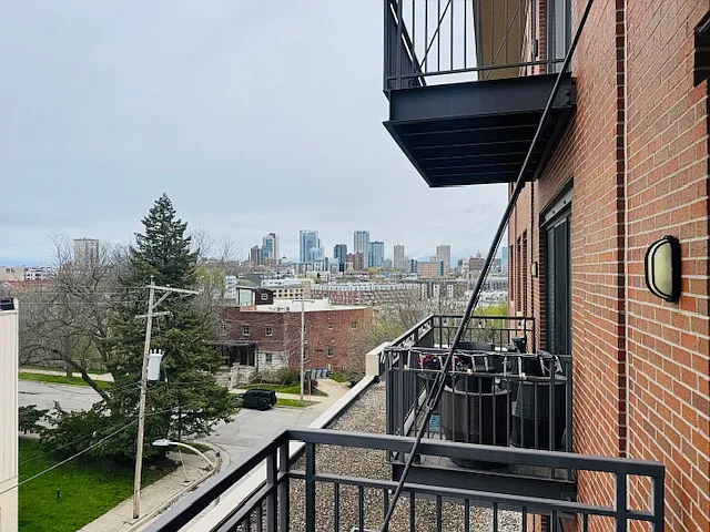 1924 N Hubbard St #413 — Photo 9