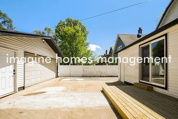 1215 N Olney St — Photo 17