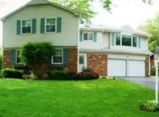 491 Checker Dr, Buffalo Grove, IL 60089