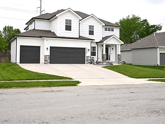 3rd image of 10420 N Flora Ave