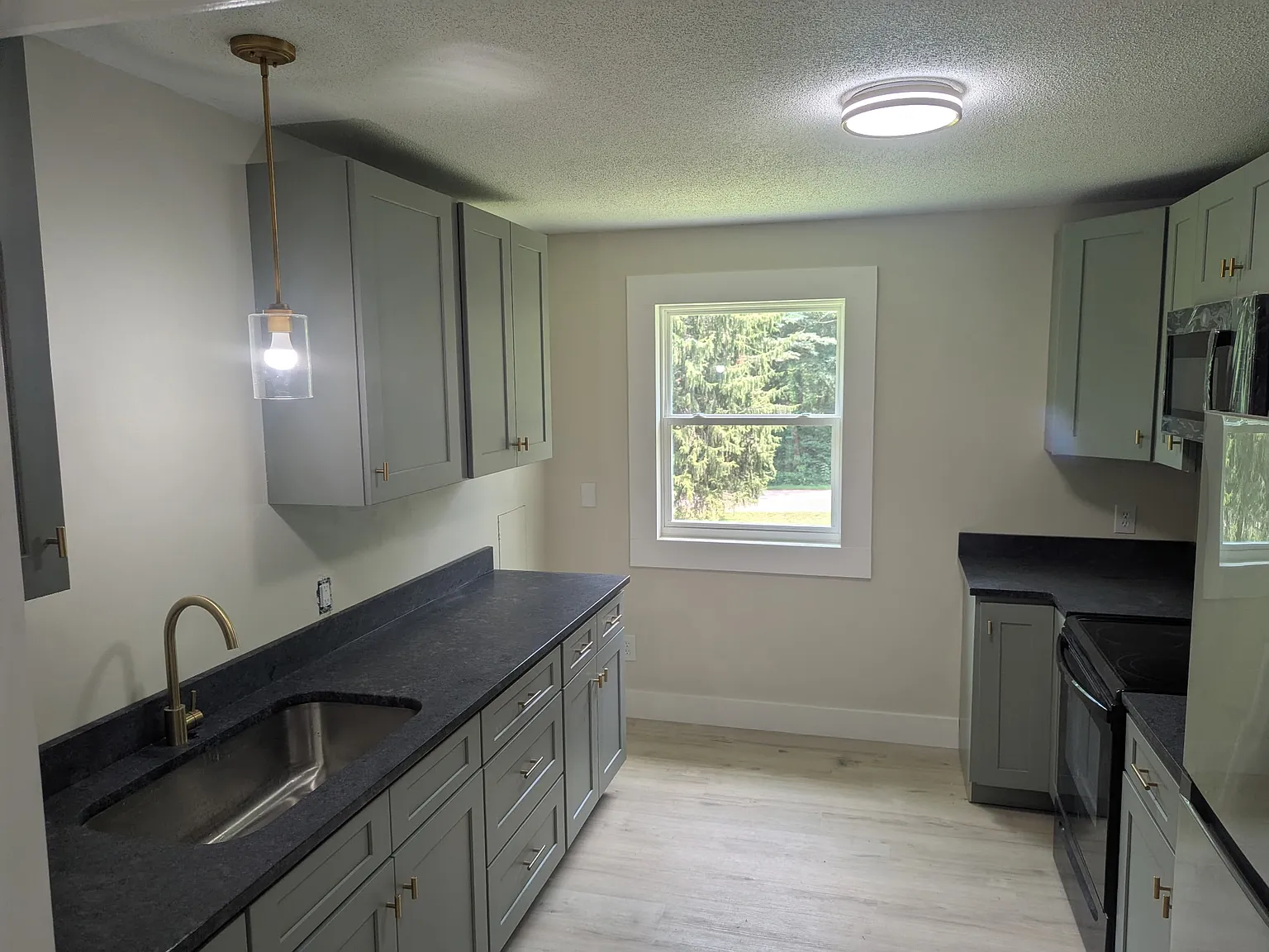 2 bed, 1088 sqft, $1,400 — Photo 3