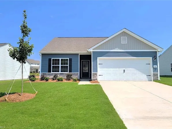 221 Macintosh Dr, King, NC 27021