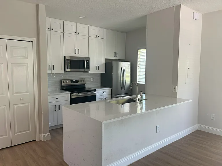 Kitchen and appliances