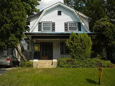 1918 Elsmere Ave photo 1
