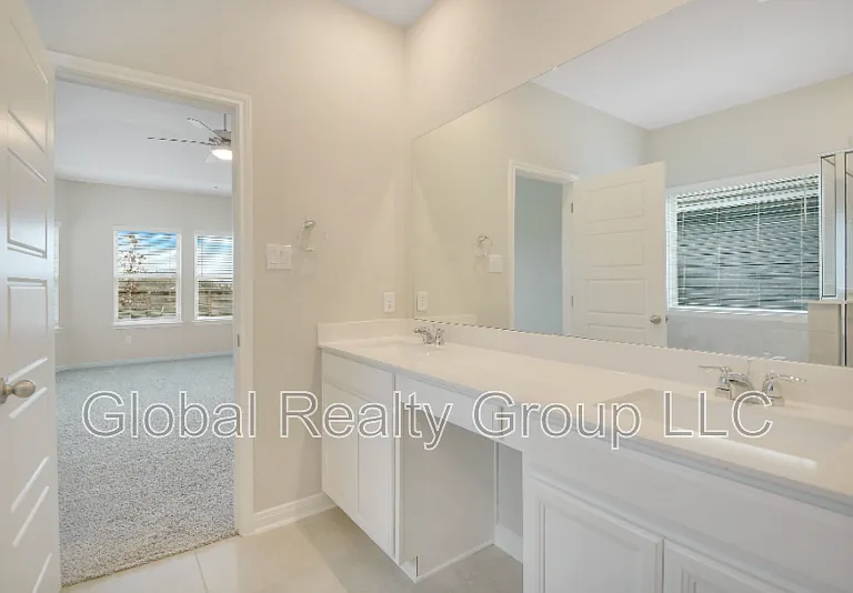1247 Meyers Mdw — Photo 13