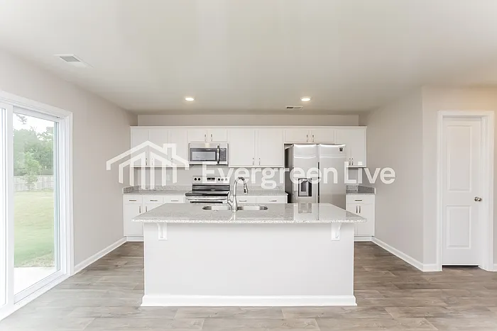 4 bed, 3.0 bath, 2110 sqft, $2,145 — Photo 4