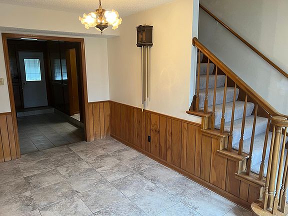 2nd image of 2213 County Road 447