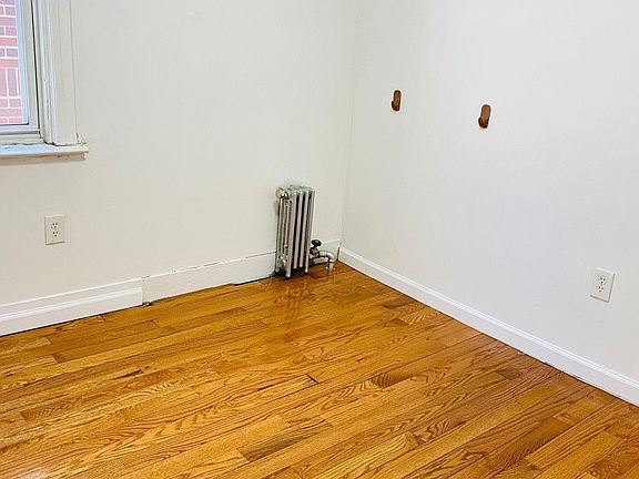 2nd image of 15607 111th Ave