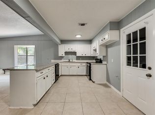 5617 Hensley Dr, Fort Worth, TX 76134