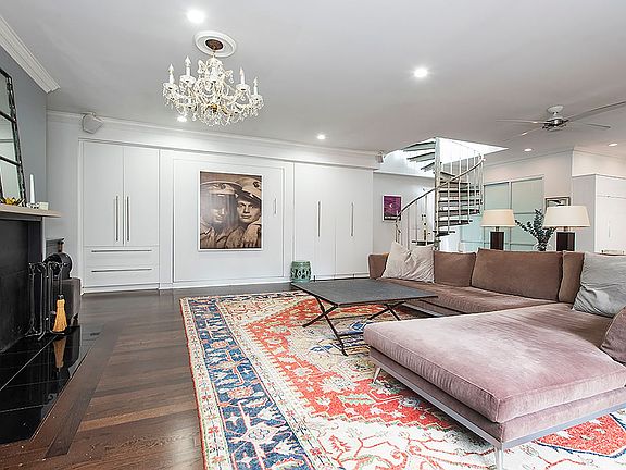 4th image of 529 W 42nd St #Res