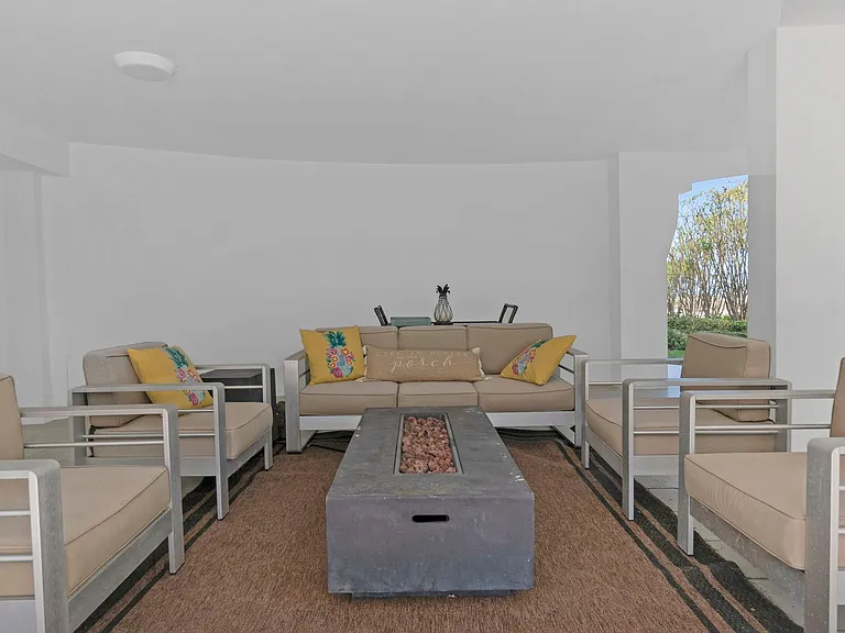 317 E Seaview Cir — Photo 48