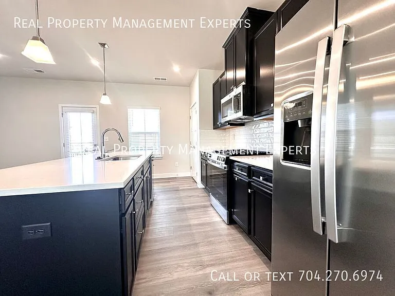 1410 Newell Towns Ln — Photo 3
