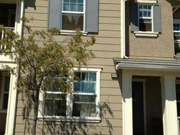 3235 Lisbon Ln, Oxnard, CA 93036