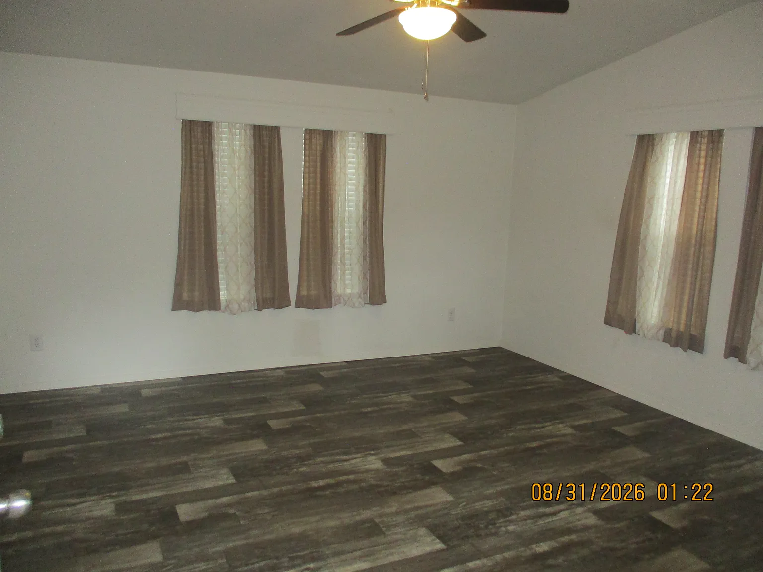 2 bed, 960 sqft, $1,600 — Photo 4