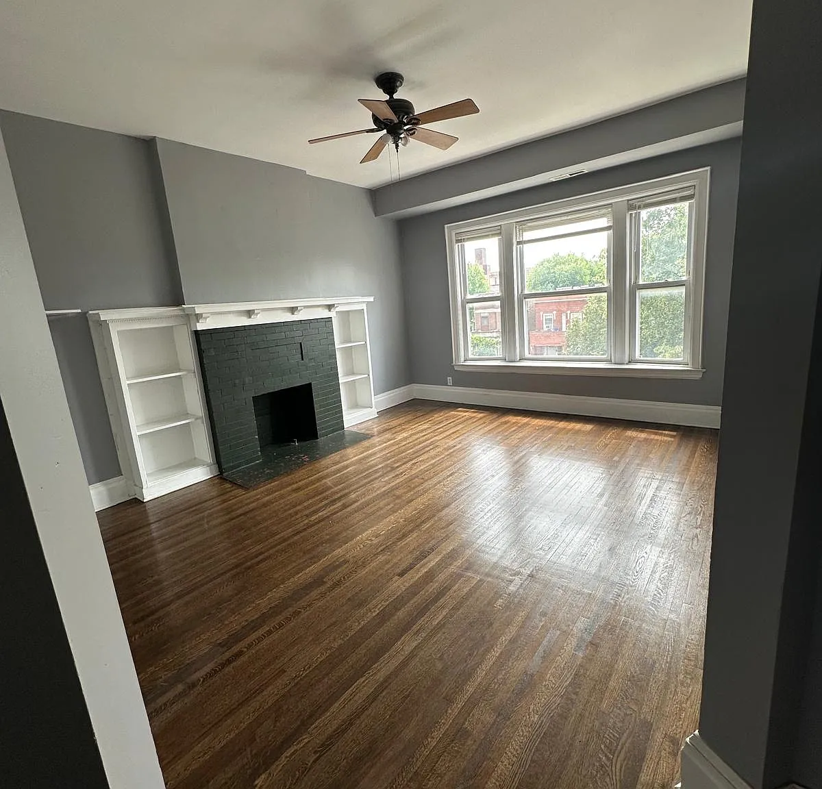 3 bed, 900 sqft, $1,600 — Photo 4
