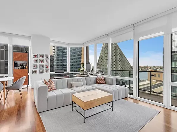 10 West End Avenue image 1 of 7