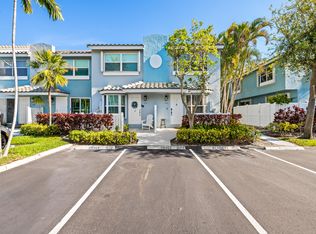 1074 Jeffery St, Boca Raton, FL 33487
